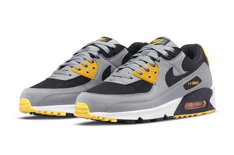 Nike Air Max 90 ‘Batman’ Release Info: Here’s How to Buy a Pair 